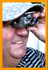 Man watching Show with Binoculars.
Man using binoculars.
man withy binoculars.
Homme utilisant de jumelles.
Mann mit fernglas.
Hombre usando binoculares.
Hombre usando prismaticos.
man met kikare.
Uomo che usa binocolo.
Man met verrekijker.