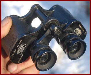 Carl Zeiss Silvarem 6x30 U.S. Navy binoculars.
Carl Zeiss Silvarem 6x30 Amerikanse marine verrekijkrt.
Carl Zeiss Silvarem 6x30 binocolo della marina statsunitense.
Carl Zeiss Silvarem 6x30 jumelles de la marine Americaine.
Carl Zeiss Silvarem 6x30 binoculares de la marinade los Estados Unidos.
Crl Zeiss Silvarem 6x30 prismaticos de la marinade los Estados Unidos.
Carl Zeiss Silvarem 6x30 kikare i Amerikanska flottan.