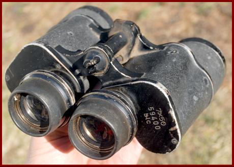 WWII 1944 blc Zeiss 7x50 military binoculars for Gas Mask Use.
WWII 1944 blc Zeiss 7x50 deutsches militar Fernglas fur gasmaskengebrauch.
1944 blc Zeiss 7x50 Jumelles militaires allemandes de la Seconde Guerre mondiale pour 
    masque a gaz.
1944 blc Zeiss 7x50 tysk militar kikare for anvandning av gasmask.
1944 blc Zeiss 7x50 prismaticos militaires alemanes de la segunda Guerra Mundail par 
    uso con mascara de gas.