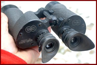 WWII US Navy SARD 7x50 military binoculars Mark 21.
Jumilles militares Sard modele Mk. 21 7x50 de la matine Americaine.
7x50 Militarfernglas der US marine Sard modelle Mk. 21.
Amerikanska flottam marinmodell Sard 7x50 Mk. 21 kikare.
Binoculares militares modelo Sard 7x50 Mk. 21 de la Armada de los Estados Unidos. 
