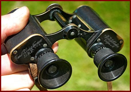 Carl Zeiss D.R..P Feldstecher Vegr.= 8. binoculars.
Carl Zeiss D.R.P. Feldstecher Vegr.= 8. jumelles. 
Carl Zeiss D.R.P. Feldstecher Vegr.= 8. fermnglas.
Carl Zeiss D.R.P. Feldstecher Vegr.= 8.binocolo.
Carl Zeiss D.R.P. Feldstecher Vegr.= 8.binoculares.
Carl Zeiss D.R.P. Feldstecher Vegr.= 8. prismaticos.
Carl Zeiss D.R.P. Feldstecher Vegr.= 8. kikkert.
Carl Zeiss D.R.P. Feldstecher Vegr.= 8. verrekijker.
Carl Zeiss D.R.P. Feldstecher Vegr.= 8. kiikarit.
Carl Zeiss D.R.P. Feldstecher Vegr.= 8. kikare.
Carl Zeiss D.R.P. Feldstecher Vegr.= 8. dylbi.
Carl Zeiss D.R.P. Feldstecher Vegr.= 8. dvogled.
Carl Zeiss D.R.P. Feldstecher Vegr.= 8. dalekohled.
Carl Zeiss D.R.P. Feldstecher Vegr.= 8. binoklis.
Carl Zeiss D.R.P. Feldstecher Vegr.= 8. ziuronai.
Carl Zeiss D.R.P. Feldstecher Vegr. = 8. lornetka.
Carl Zeiss D.R.P. Feldstecher Vegr. = 8. binoclu.
Carl Zeiss D.R.P. Feldstecher Vegr. = 8. durbun.
Carl Zeiss D.R.P. Feldstecher Vegr.= 8. ong nhom.