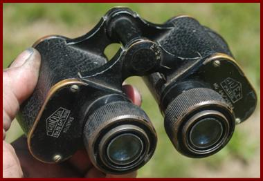 Vietnam War Captures French Huet 8x30 Military Binoculars
Vietnamkriget Fangade Franska Huet 8x30 Militar Kikare
Guerre du Vietnam Capturee Francais Jumelles Militaires Huet 8x30
Vietnamkrieg Erbeutete Franzosische Huet 8x30 Militarfernglaser
Guerra de Vietnam Capturo Binoculares Militaares Franceses Huet 8x30