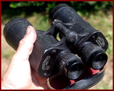 Karl Hartmann-Optik 8x60 Porlerom South African Defense Forces military binoculars.
Karl Hartmann-Optik 8x60 Porlerom jumelles de  Forces de defense Sud Africaines.
Karl Hartmann-Optik 8x60 binoculares de la  fuerzas de defensa Sudafricanas.
Karl Hartmann-Optik 8x60 militarfernglas der Sudafrikanischen Streitkrafte.
Karl Hartmann-Optik 8x60 binocolo militare dell forze di difesa Sudafricane
Karl Hartmann Optik 8x60 Zud Afrikaanse defensietropen verrekijker.
Karl Hartmann-Optik 8x60 det Sorafrikanske forsverets militaere kikkert.
Karl Hartmann-Optik 8x60 lornetka wojskowa sil Obronnych Polusniowej Afryki.
Karl Hartmann-Optik 8x60 vojensky dalekohled jihoafrickych obrannych sil.
Karl Hartmann-Optik 8x60 Sydafrikamnske forvarsstyker militaere kikkert.
Karl Hartmann-Optik 8x60 del -afrikai vedelmi Erok katonai tavcsovek.
Karl Hartmann-Optik 8x60 Etela-Afrikan puolustusvoimien sotilaalliset kiikarit.
Karl Hartmann-Optik 8x60 binoculos das forcas de Defesa da Africa do Sul.
Karl Hartmann-Optik 8x60 dienvidafrikas Aizsardzibas speku militarie binokli.
Karl Hartmann-Optik 8x60 pietu Afrikos gynybos pajrgu kariniai ziuronai. 
 