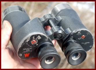 1945 R.E.L. WWII 7x50 Canadian made British military binoculars C.G.B.40 M.A.
Jumelles militares 1945 modele R.E.L. 7x50 de la armee Britannique C.G.B. 40 M.A..
Militarfernglas de Britischen armee 1945 modell R.E.L. 7x50 C.G.B. 40 M.A.
1945 R.E.L. 7x50 Brittisk arme Militar kikare C.G.B.40 M.A.
1945 Binoculares militares modelo R.E.L. 7x50 de la ejercito Britanico C.G.B. 40 M.A..
1945  R.E.L. 7x50 C.G.B.40 M.A. binocolo militare dell'escercito Britannico.
1945 R.E.L. 7x50 C.G.B. 40 M.A. Britse Militaire verrekijker. 