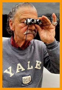 Man using binoculars.
Homme utilisant de jumelles.
Man mit fernglas.
Hombre usando binoculares.
Man som anvander kikare.
Uomo che usa il binocolo.
Man med verrekijker.
Man som bruker kikkert.
Czlowiek za pomoca lornetki.
Muz pouzvajici.
Mand burger en kikkert.
Ember tavcsovet hasznal.
Mies kayttaakiikareita.
Homem usando binokli.
Vyras naudodamas ziuronus.