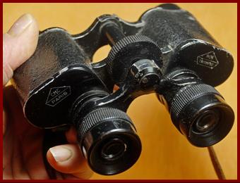 CMC British army militay  binoculars.
CMC jumelles militaires de l'armee Britannique.
CMC militarfernglas der Britischen armee.
CMC binoculares militares del ejercito Britanico.
CMC prismaticos militares del ejercito Britanico.
CMC Brittiska armens milititara kikare.
CMC binocolo militare dell'escerto Britannico.
CMC den Britiske haerensmilitaere kikkert.
CMC lornetkka wojskowa armii Brytyjskiej.
CMC Vojensky dalekohled Britske armady.
CMC den Britiske haers militaerkikkert.
CMC a Brit hadsereg katonai tavcsovei.
CMC Britannian armeijan kiikarit.
CMC binoculos militares do exercito Britanico.
CMC Britu armijas militarais binoklis.
CMC Britu armijos kariniai ziuronai.