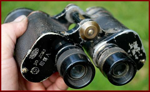 WWII Takatiho 7x50 Japanese military binoculars.
Takatiho 7x50 jumelles militares de l'armee Japonaise.
Takatiho 7x50 militarfernglas der Japanischen armee.
Takatiho 7x50 binoculares militares del ejercito japones.
Takatiho 7x50 Japanska armens militara kikare.
Takatiho 7x50 binocolo dell'esercito Giapponese.
Takatiho 7x50 militaire verrekijker van het Japanse leger.
Takatiho 7x50 Japansk haer militaer kikkert.
Takatiho 7x50 lornetka wojskowa armil Japonskiej.
Takatiho 7x50 vojenske dalekohledy Japonske armady.
Takatiho 7x50 Japansk haer militaer kikkert.
Takatiho 7x50 japan hadsereg katonai tavcsovel.
Takatiho 7x50 Japanin armeijan kiikarit.
Takatiho 7x50 binoculos militares do exercito japones.
Takatiho 7x50 armijas militarais binoklis.
Takatiho 7x50 Japonijos armijos kariniai ziuronai.
