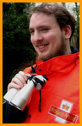 Happy Man with Binoculars.
John Ohno with binoculars.
Homme avec jumelles.
John Ohno aux jumelles.
Mann mit fernglas.
John Ohno mit fernglas.
Homme avec jumelles.
Hombre con binoculares.
Hombre con prismaticos.
John Ohno con binoculares.
Man med kikare.
John Ohno med kikare.
Luomo con il binocolo.