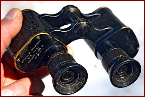 1918 Aitchison British Army Military binoculars.
1918 Aitcihinson jumelles militaires de l'armee Britannique
1918 Aitchison militarfernglas der Britischen armee.
1918 Aitchison binoculaes militares del ejercito Britanico.
1918 Aitchison Brittiska armens militara kikare.
1918 Aitchison binocolo militare dell'esercito Britannico.
1918 Aitchison militaire verrekijker van het Britse leger.
1918 Aitchison den Britske haerens militaere kikkert.
1918 Aitchison lornetka wojskowa armii Brytyjskiej.
1918 Aitchison vojensky dalekohled Britske armady
1918 Aitchison den Britske haers militaerkikkert.
1918 Aitchison a Brit hadsereg katonai tavcsovei.
1918 Aitchison Britannian armeijan kiikarit.
1918 Aitchison binoculos militares do exercito Britanico.
1918 Aitchison Britu armijas militarias binoklis
1918 Aitchison armijos Kkarinai ziuronai.
WWI British army binoculars.
WWi British military binoculars. 
