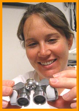 Pretty Woman with Small Binoculars. 
Woman with binoculars.
Femme aux jumelles.
Hubsche frau mit fernglas.
Jolie femme avec jumelles.
Mujer bonita con binoculares 
Mujer con prismaticos.
Vaker kvinna med kikare.
Bella donna con binocolo.
Vrouw met verrekijker.
Kobieta z lornetki.
Muz s dalekohled.
Kvinde med kikkert.
Eg no tavcsovel.
Nanen jolla on kiikarit.
Mulher com binoculos.
Sieviete ar binokli.
Moteris su ziuronu.
双眼鏡を持つ女性
拿著望遠鏡的女人
쌍안경을 든 여자
Γυναίκα με κιάλια
женщина с биноклем

